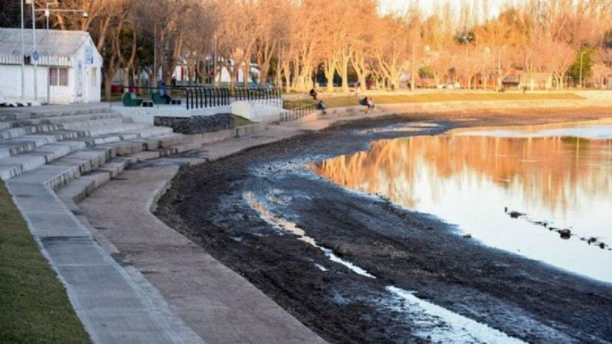 La bajante del río Limay genera problemas con el suministro.
