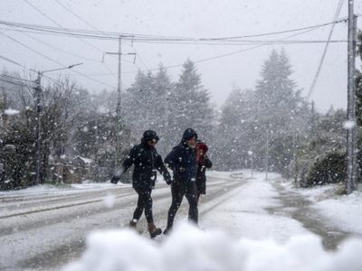 Clima en Neuquén: la semana comenzará con lluvias fuertes y nevadas en cordillera
