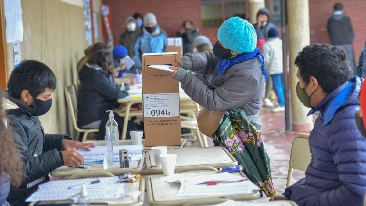 Elecciones primarias, abiertas, simultáneas y obligatorias. Fuente: (Twitter)