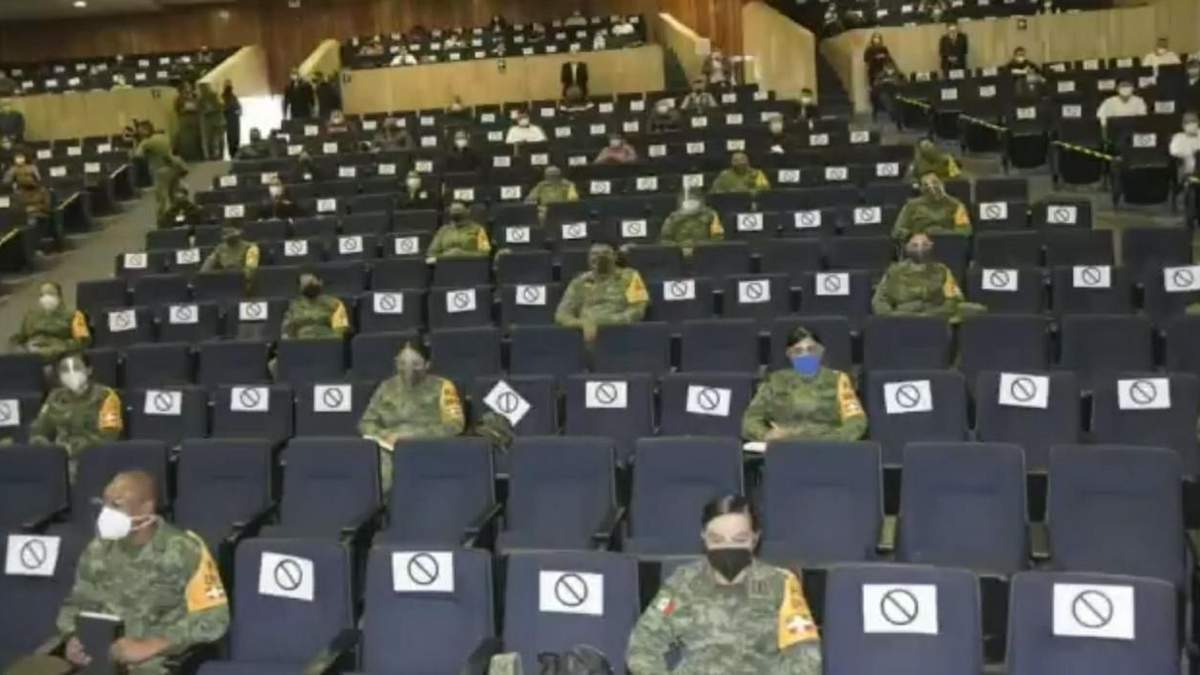 Personal militar acudió a la capacitación para aplicar la vacuna contra covid-19