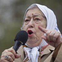 De Bonafini apretó a Fernández y tildó a Luis Majul de "basura" y a Clarín como "una m..."