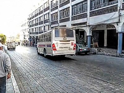 Actividad pública y comercial opera de manera parcial en Morelos tras ola de violencia