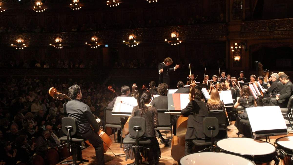 La Orquesta Sinfónica del Neuquén ofrecerá dos conciertos en el Cine Teatro Español. Fuente: (Facebook)