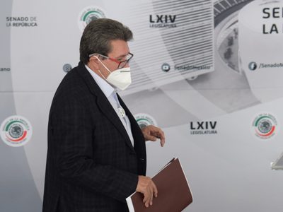Senado recibe iniciativa de AMLO que regula presencia de agentes extranjeros en México