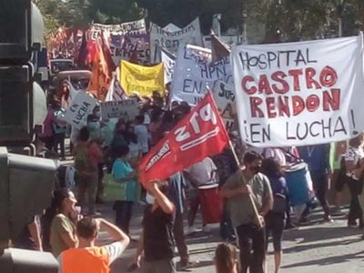 Crece el malestar en Salud: una multitud marcha por el centro neuquino