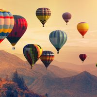 Globo aerostático cae en Teotihuacán y deja a dos turistas británicos lesionados