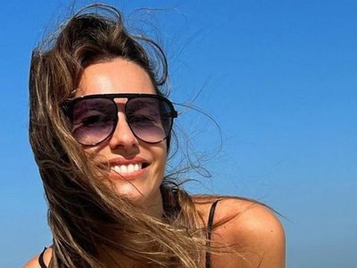 La que puede puede: Pampita enseña cómo combinar y sacarle provecho a las dos prendas que todas tenemos en casa