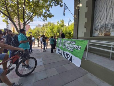 "Despidos en Cultura": Hubo piquete de ATE en Casa de Gobierno