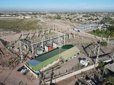 El EPEN instaló nuevos transformadores en Centenario para duplicar la potencia de energía