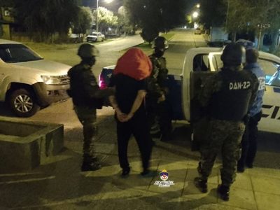 Detuvieron a dos hombres vinculados al narcomenudeo y secuestraron cannabis y dinero en efectivo