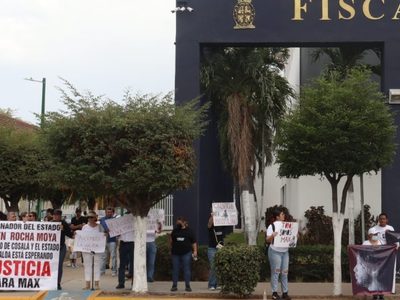 Sinaloa: Familiares del artista Max Corrales exigen justicia a más de dos meses de su asesinato
