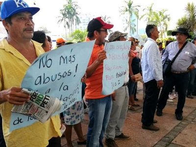 Marchan contra la privatización del agua en Villahermosa