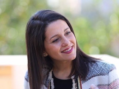 La tierna foto con la que Inés Arrimadas presenta en público a su hijo recién nacido