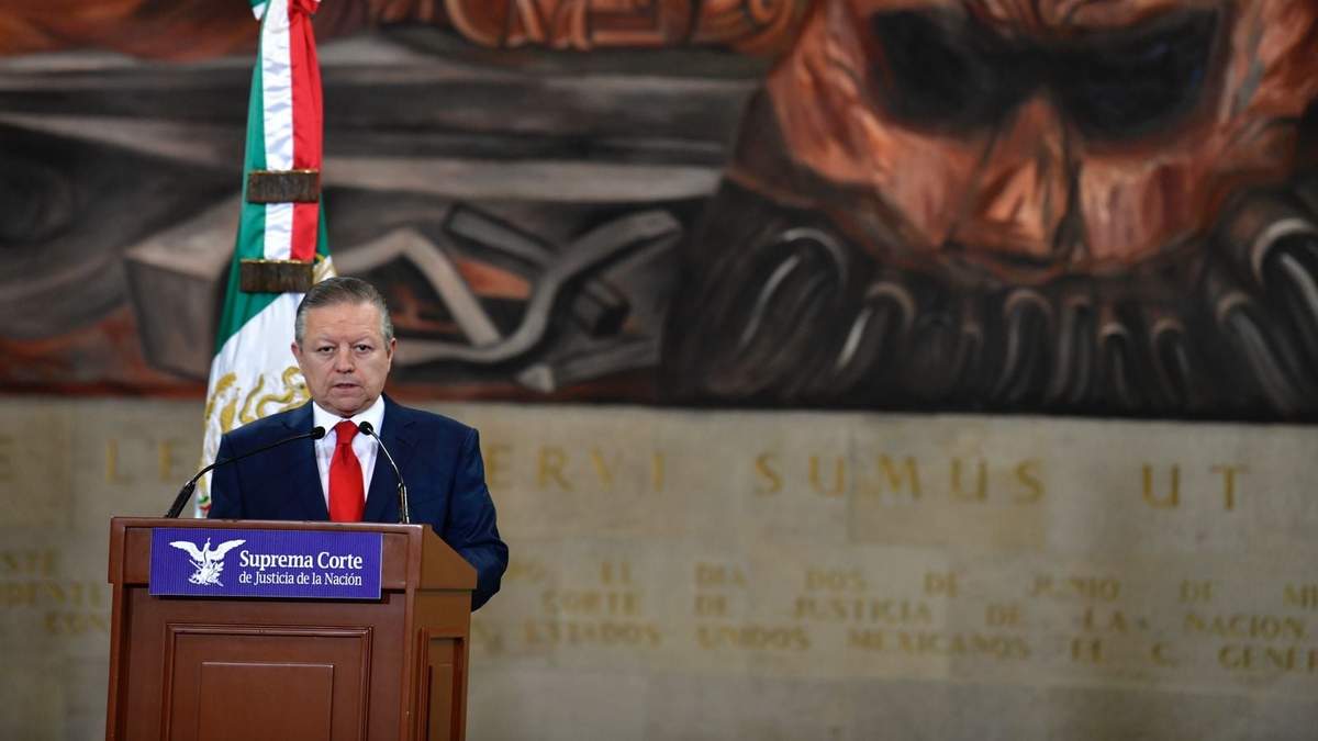 Conferencia de Arturo Zaldívar