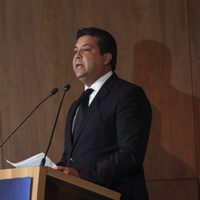 AMLO pide a la FGR informar sobre investigación contra García Cabeza de Vaca