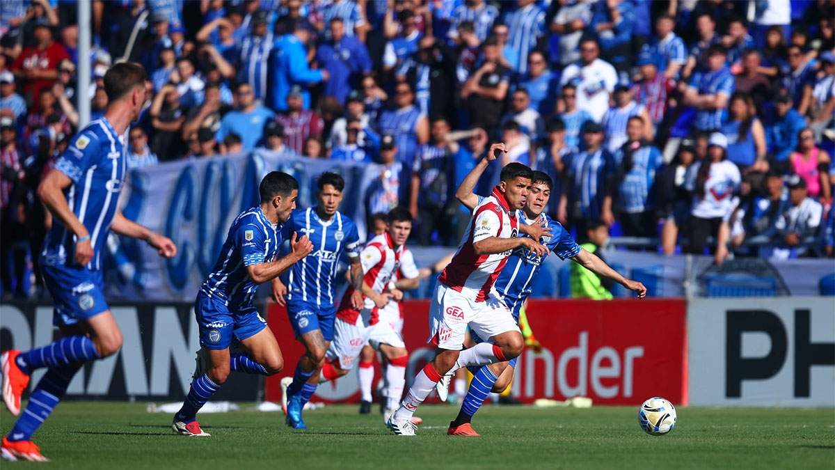 Godoy Cruz no pudo con Instituto.