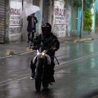 Llega la onda tropical 20 y amenaza un nuevo ciclón esta semana: así lloverá entre lunes y jueves