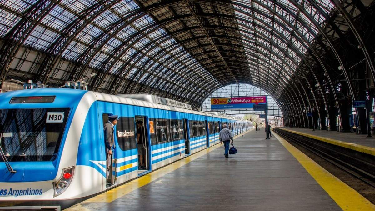 El aumento a la tarifa de trenes pondrá mayor presión sobre la inflación. Fuente: (X)