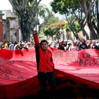 Liberan a otros 3 normalistas en Michoacán; 8 siguen en Mil Cumbres