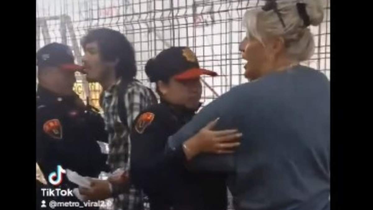 Presuntos ambulantes detenidos en el Metro Villa de Cortés