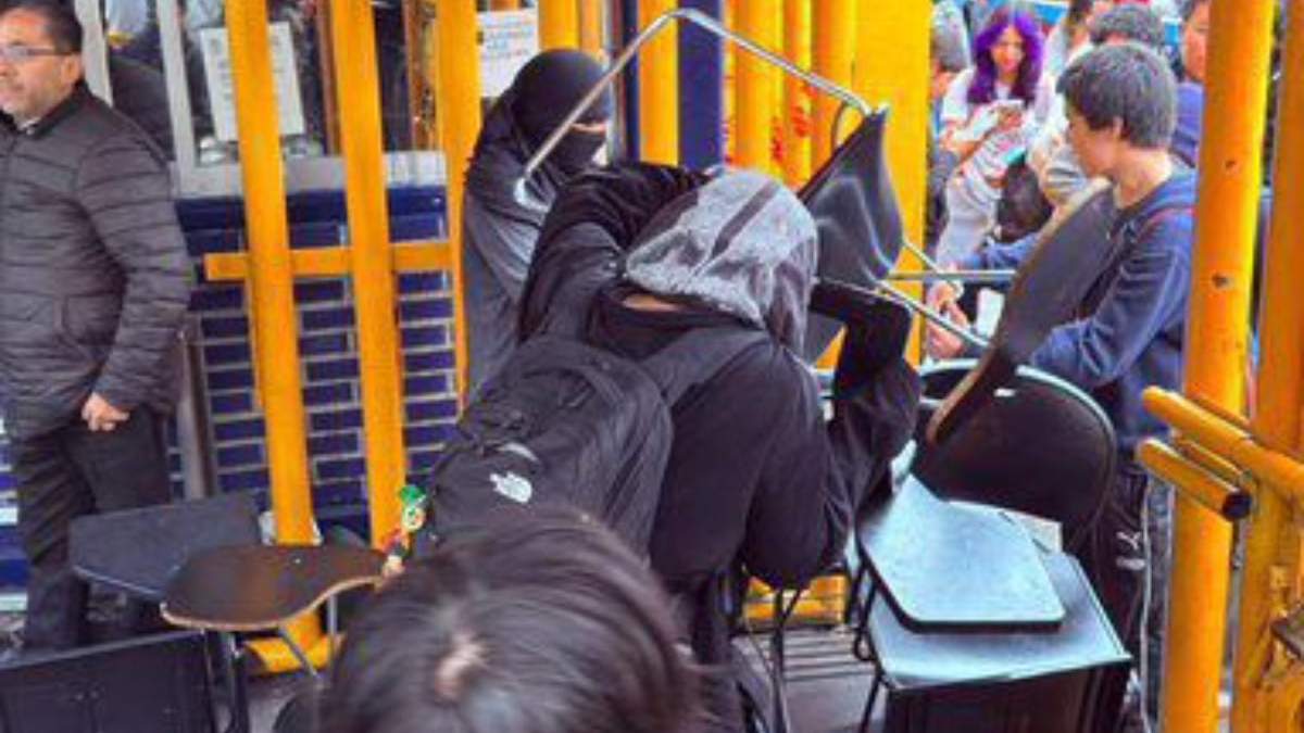 Disturbios en la Prepa 8
