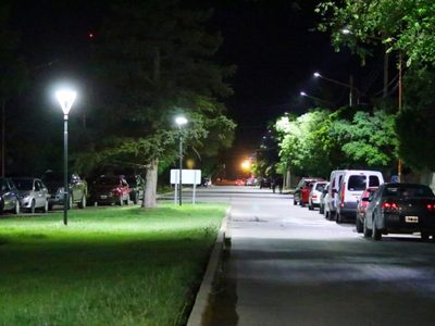 La tecnología led ilumina más calles de Zapala
