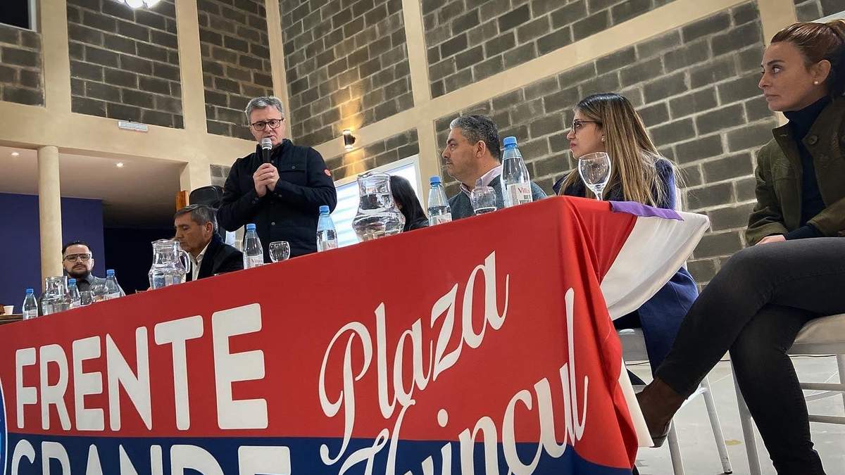 Acto de oficialización de la lista. Fuente: (Facebook)