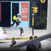 El tacle de un preventor para detener a un carterista en Ciudad