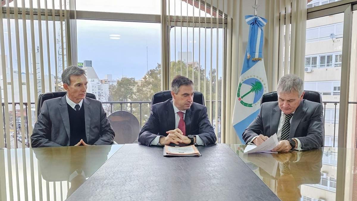 Los vocales Alfredo Elosu Larumbe, Gustavo Mazieres y Evaldo Moya. Fuente (Prensa TSJ)