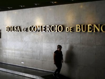 Buenas noticias para las acciones y bonos argentinos, en medio de la suba del dólar
