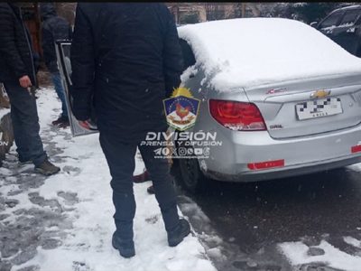 Detuvieron a tres personas de nacionalidad chilena en Villa La Angostura con inhibidores en su poder