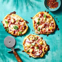 Mini pizzas rellenas: no dejés pasar esta receta increíble para picotear mientras ves pelis o series