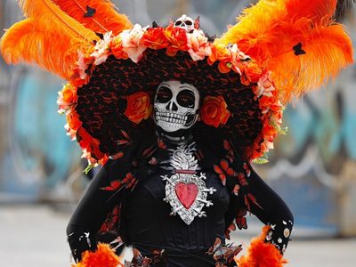 Catrinas encabezan el desfile de Día de Muertos con un millón 300 mil asistentes