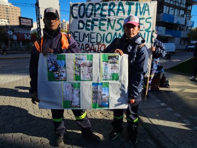 Municipales y recicladores levantaron el corte que mantenían en plena Avenida Argentina