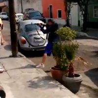 Sujeto amenaza y encañona a mujeres a plena luz del día en la GAM (Video)