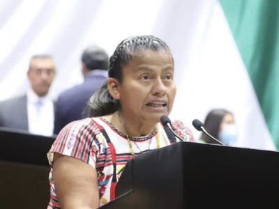 Diputada morenista defiende "horario de Dios" y critica "horario neoliberal"; la tunden en redes
