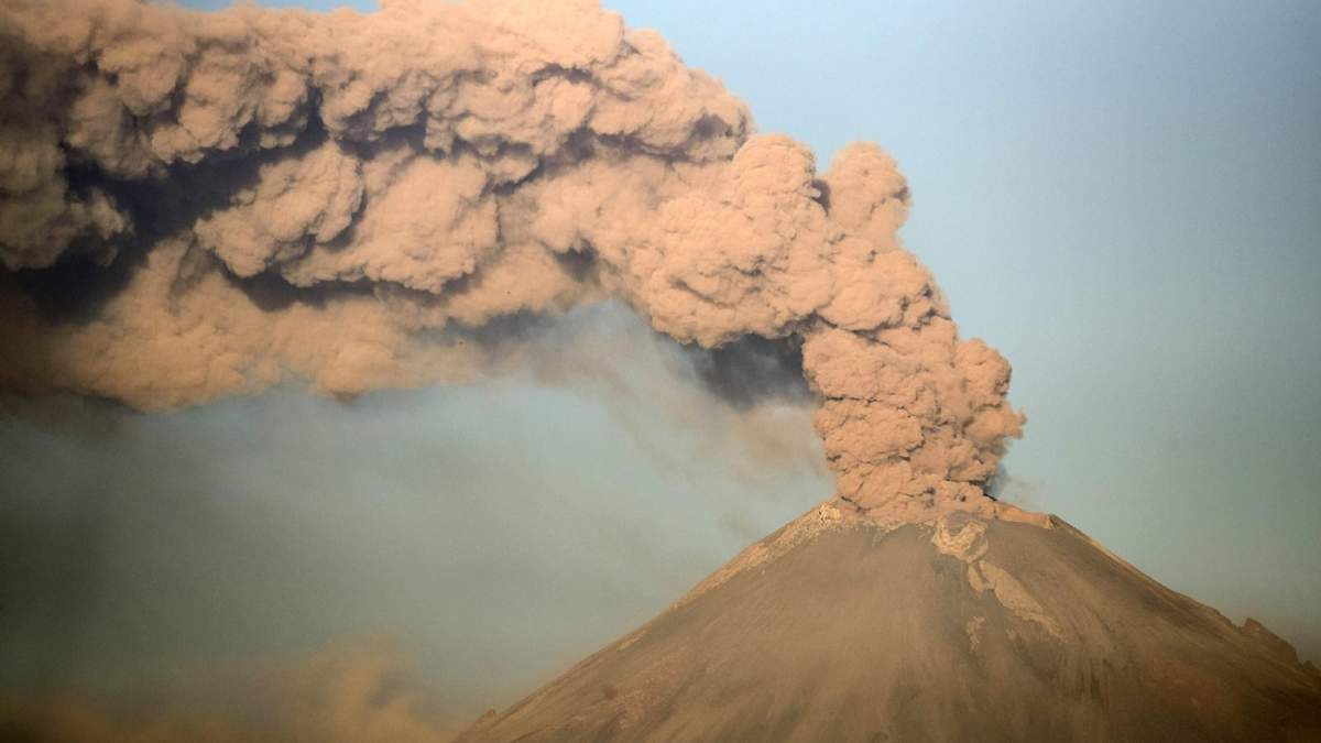 Erupción del volcán Popocatépetl de México. Fuente: (Twitter)