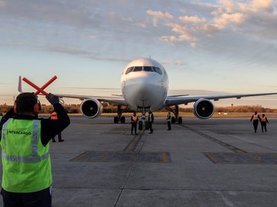 Con el arribo del sábado Argentina alcanzará los 57 millones de vacunas contra el coronavirus