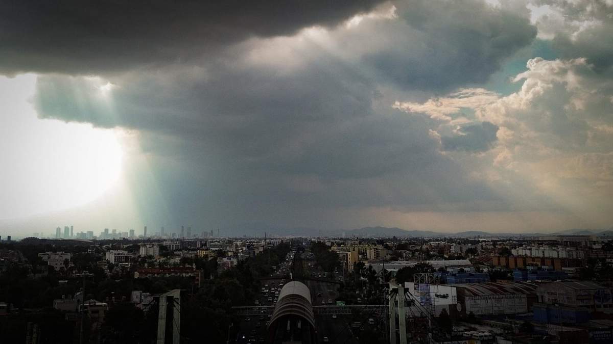 Para el domingo y lunes se prevén chubascos con lluvias puntuales fuertes en la Ciudad de México