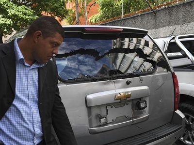 Atacaron a balazos el auto de Juan Guaidó: "Nos emboscaron brutalmente"