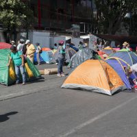 Tras movilización, la CNTE instala plantón indefinido en la Segob; acusan negativa para dialogar