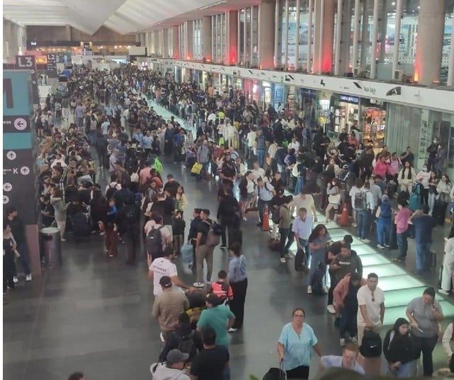 Vardos en aeropuerto Foto Tomada de redes