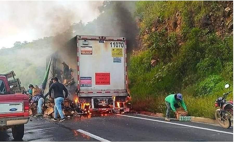 El percance ocurrió en la zona de Cumbres de Maltrata