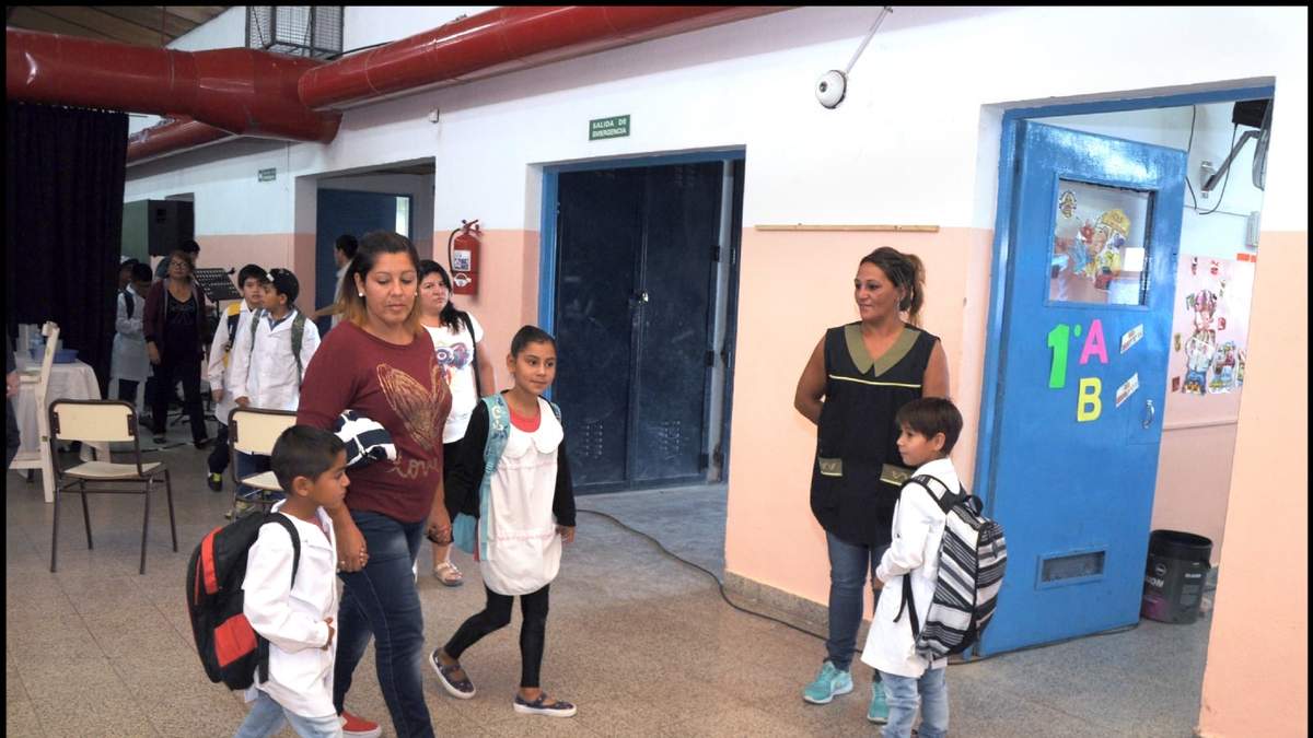 El programa "Escuelas Neuquinas Abiertas" es dirigido por el Ministerio de Educación. Fuente: (Twitter)