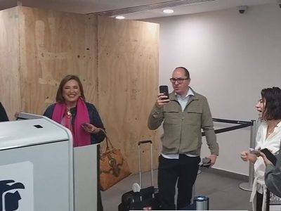 En Morena manipulan la realidad: Zambrano ante polémica de Xóchitl Gálvez en aeropuerto