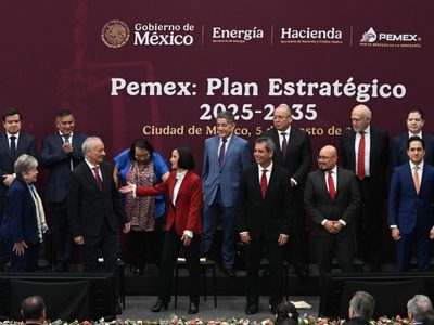 Pemex no pagará adeudos atrasados a proveedores; sólo cubrirá contratos nuevos de 2025