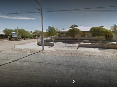 Intento de secuestro en Centenario: la escuela 282 refuerza la seguridad mientras que el sospechoso aún no ha sido identificado