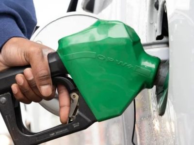 El Gobierno habilitó el autoservicio en las estaciones de servicio