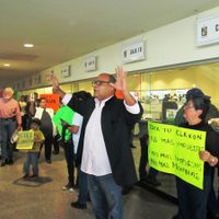 Repudian impuestos con bloqueo a cajas de recaudación de la Tesorería de NL