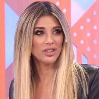 “Para que pierda la vergüenza”: Stefy Xipolitakis sorprendió a sus fans al cantar ¡bajo la ducha!